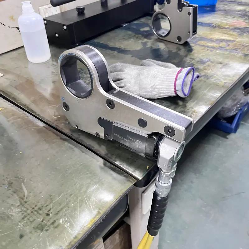 Hydraulic Bolt Torquing Machines: Precision Tools for Industrial Fastening Excellence